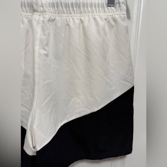 Sports Illustrated Mens Medium Workout Shorts white black EUC activewear gym - Picture 16 of 16